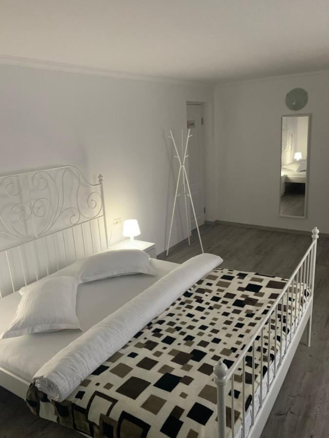 Casa De Sub Munte Hotel Buşteni Екстериор снимка